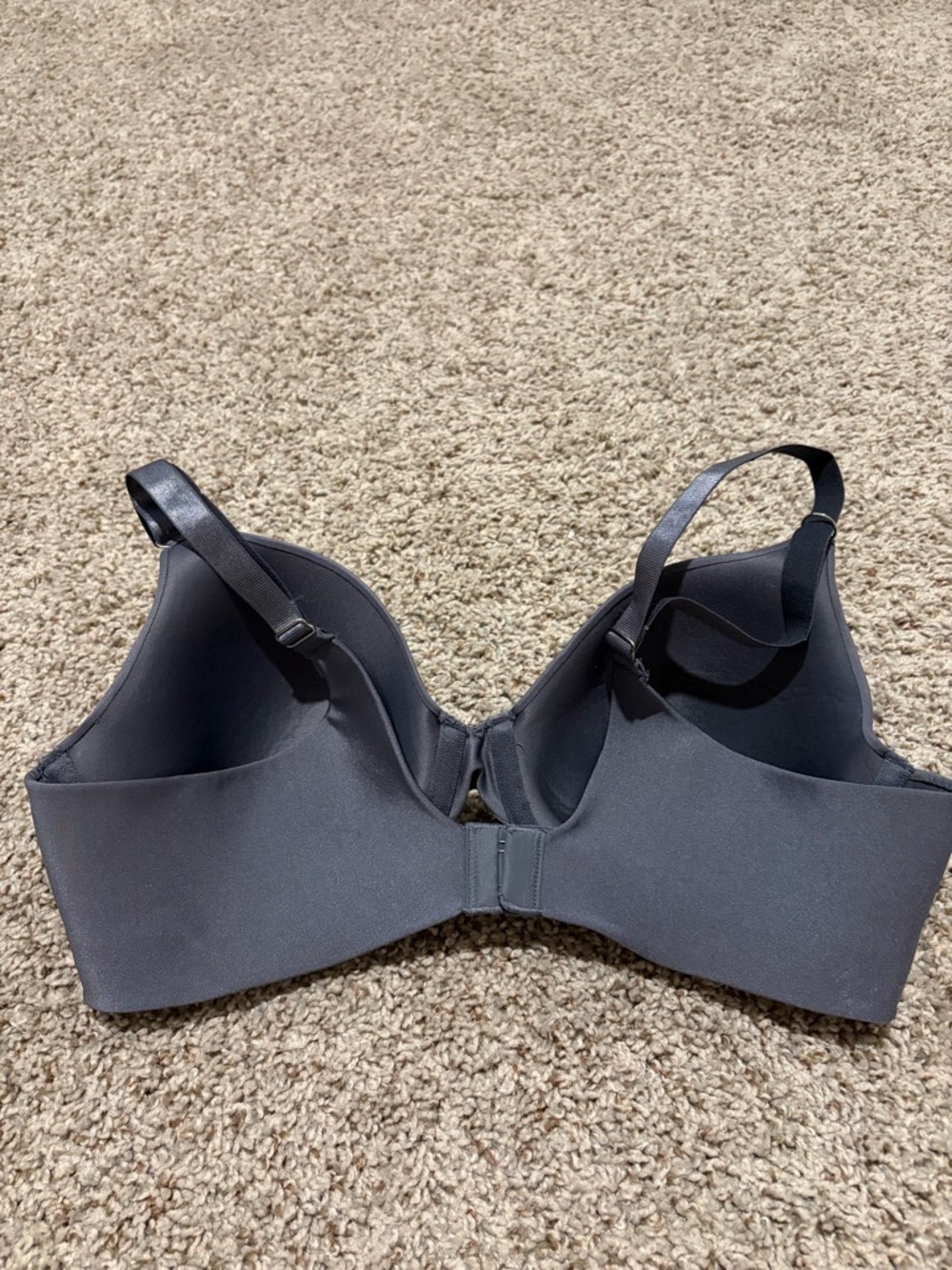 Vanity Fair Smooth Molded Bra in Charcoal - Picture 2 of 6